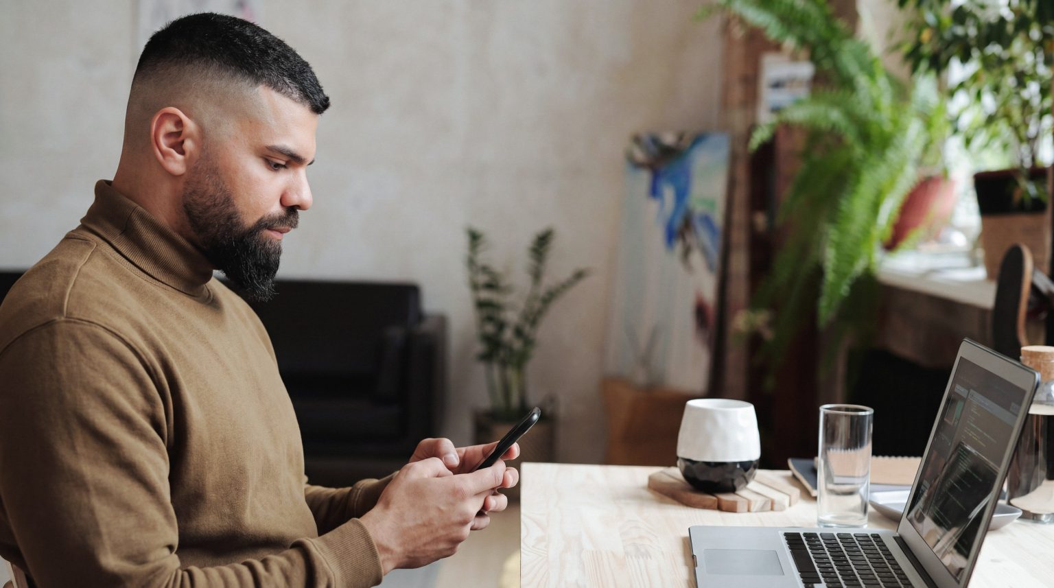 CEO-Discussing-With-Client-on-the-Phone-Edited-Compressed